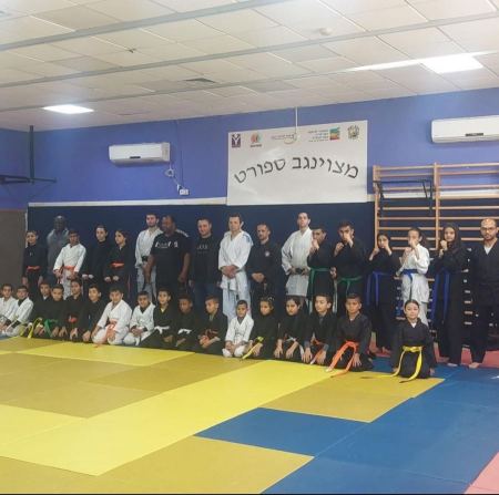 المركز الجماهيري رهط يستضيف رئيس اتحاد الكاراتيه في اسرائيل غابي ميخائيلي